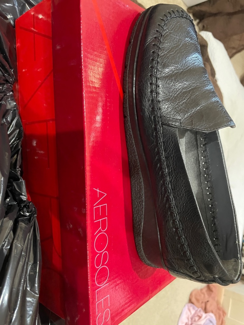 AEROSOLES Black Leather Slip-On Moccasin Loafers